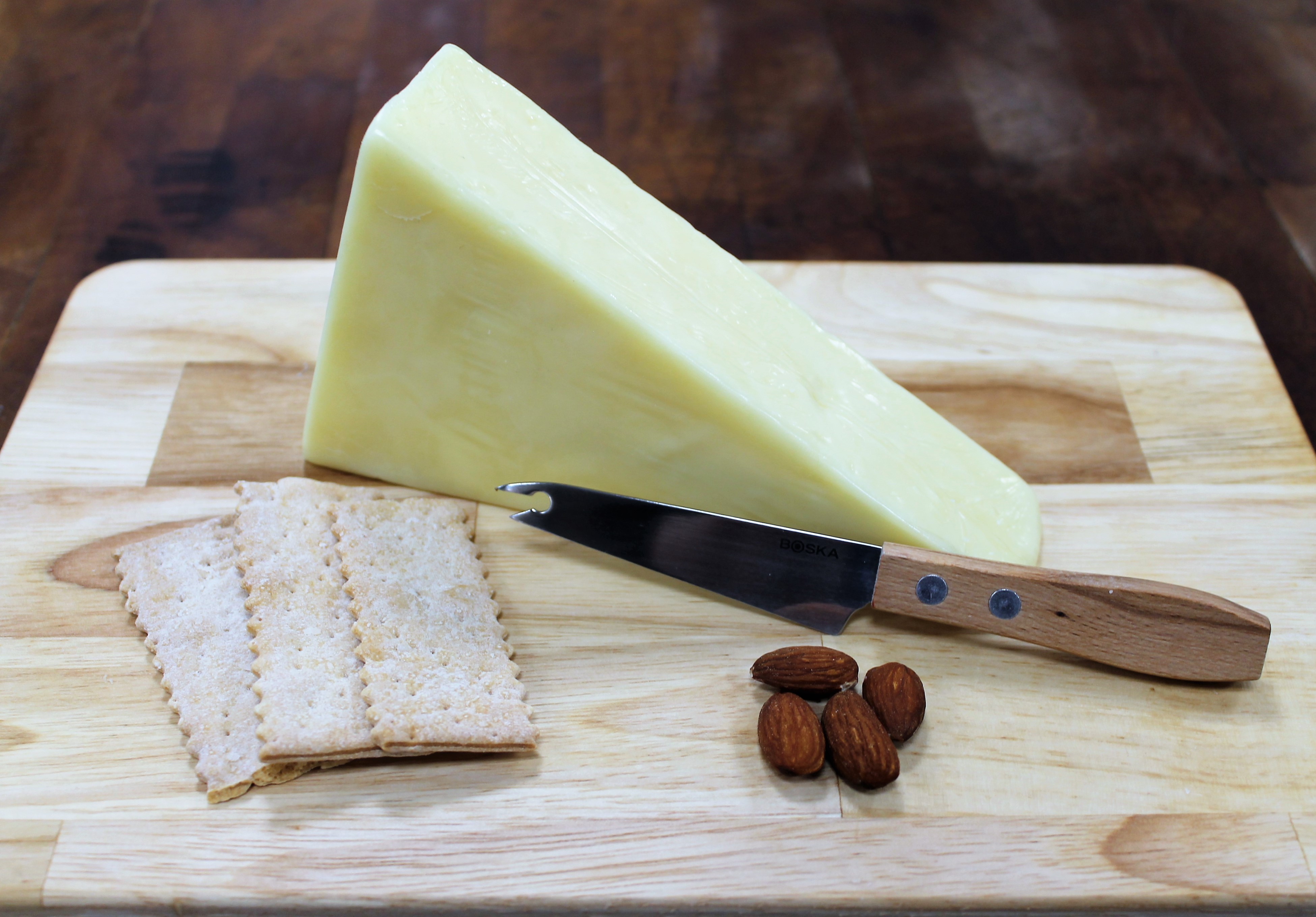 Medium White Cheddar | Eau Galle Cheese